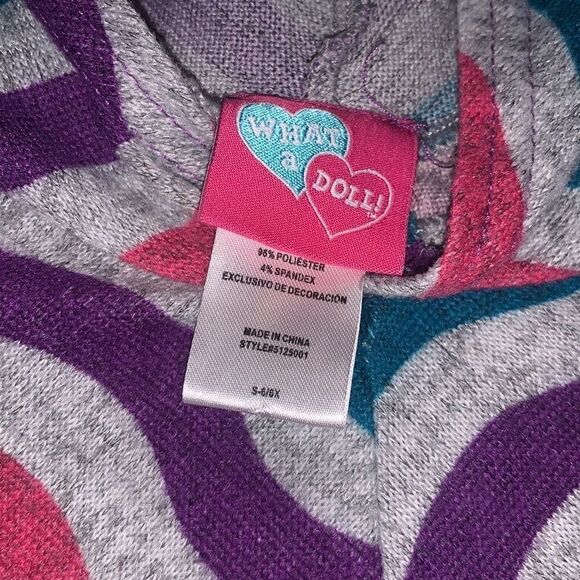 Poncho    - Picture 4 of 8